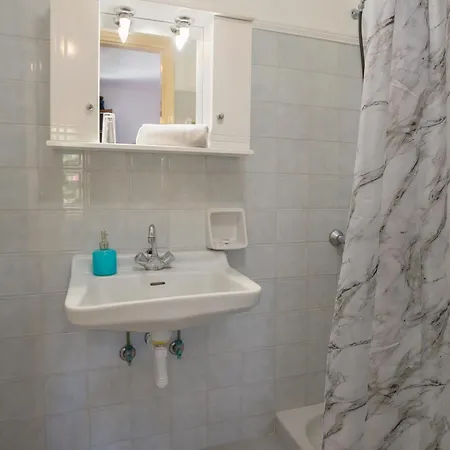 Vallia's Seaview Complex Guest house